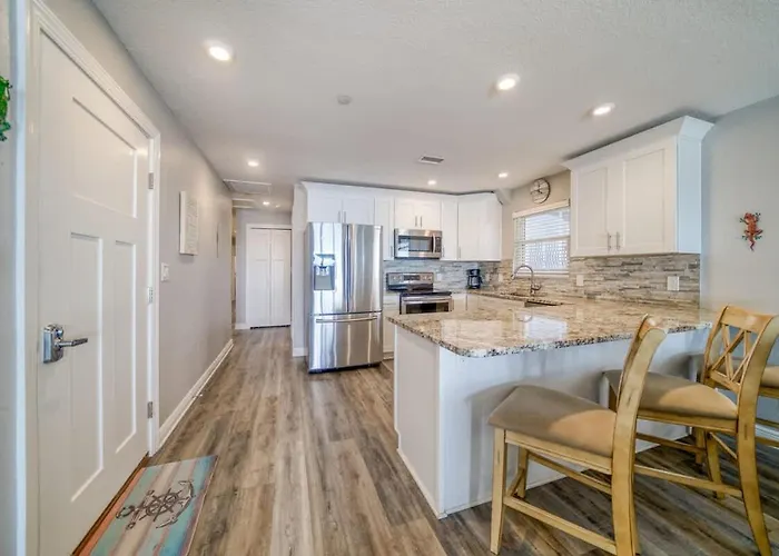 Four Shores Unit 1 Direct Gulf With Pool & Ferienhaus