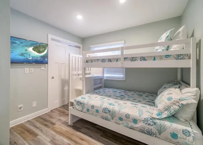 Four Shores Unit 1 Direct Gulf With Pool & * Clearwater Beach