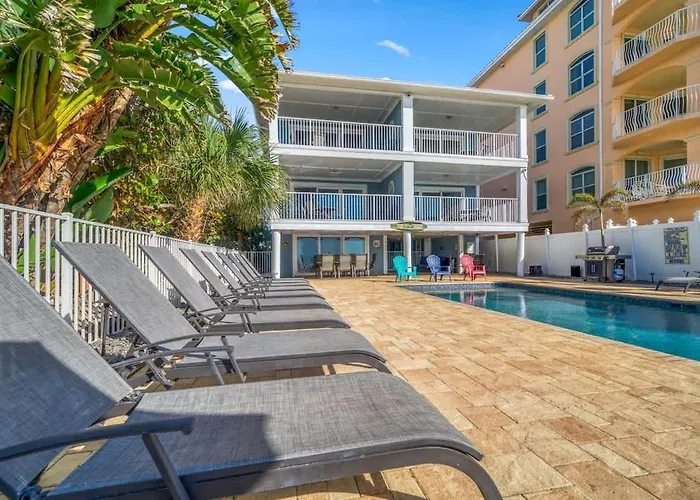 Four Shores Unit 1 Direct Gulf With Pool & * Clearwater Beach